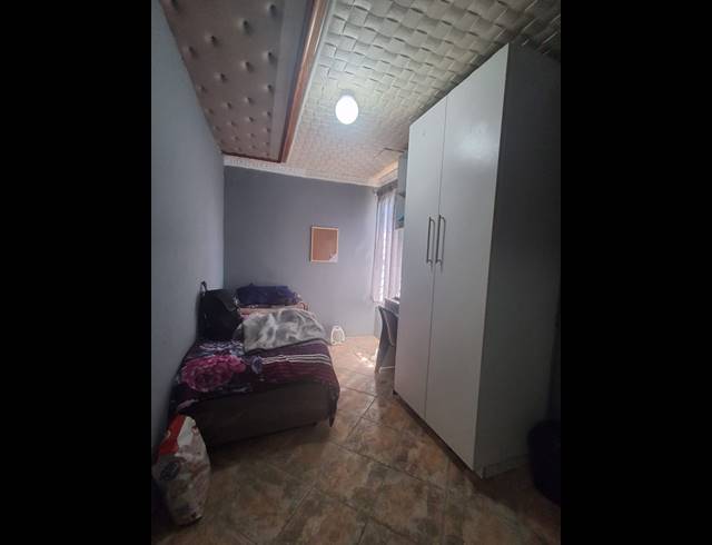 9 BEDROOM HOUSE FOR SALE IN BEDWORTH PARK